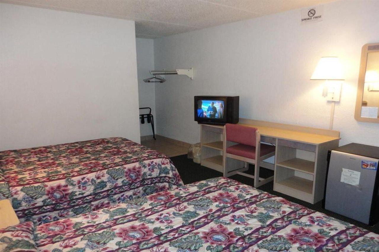 Americas Best Value Inn Battle Creek Ruang foto