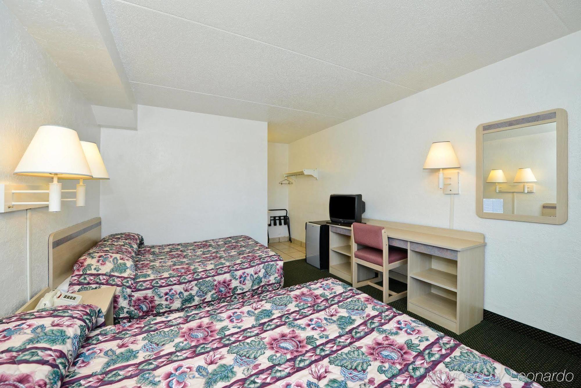 Americas Best Value Inn Battle Creek Bagian luar foto